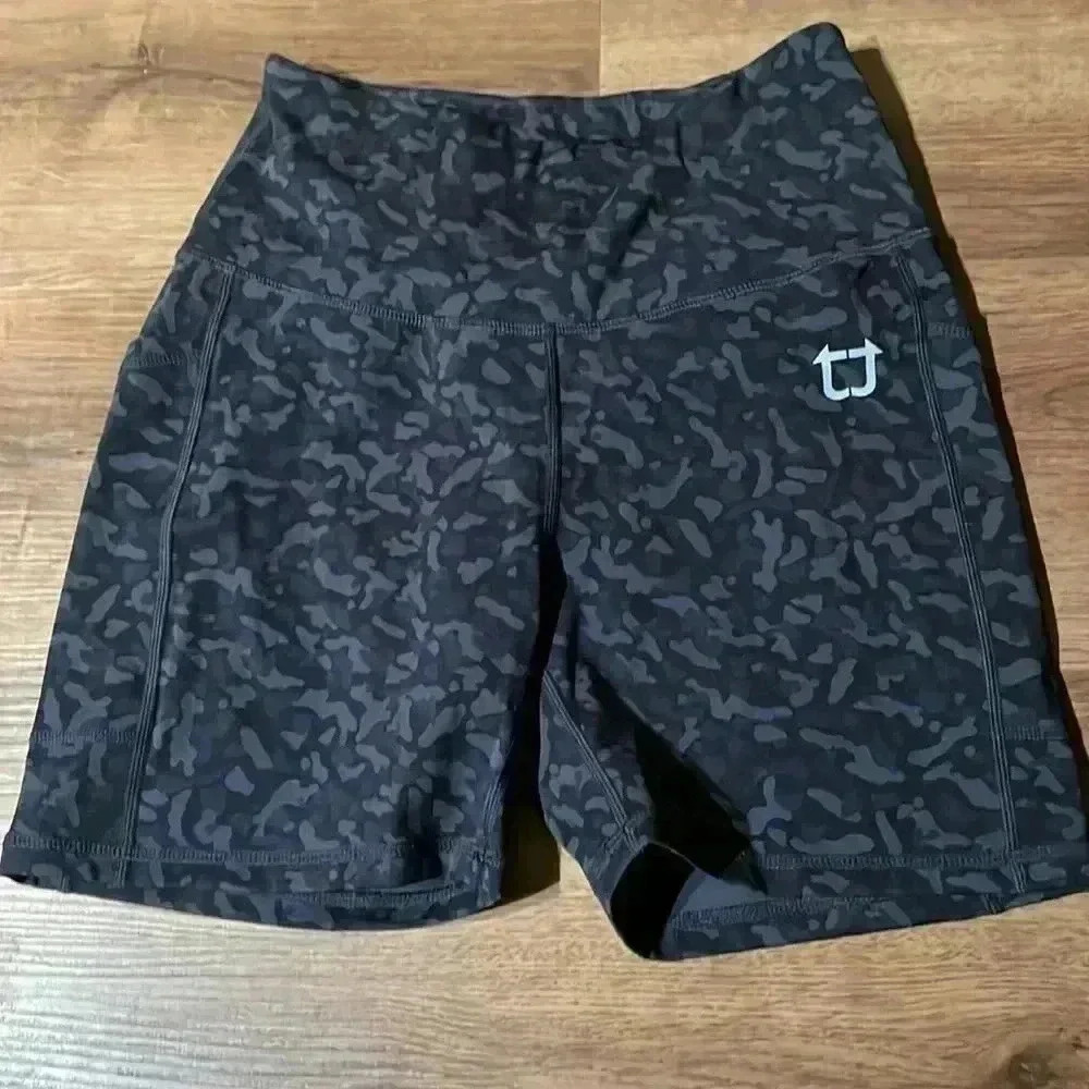 TwoTags Activewear Shorts Women’s M Stretch Gym Yoga Training Running NWT